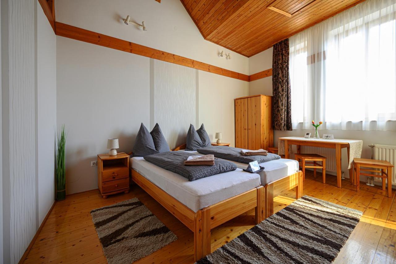 Nadasdi Haz Szekszárd Exterior photo