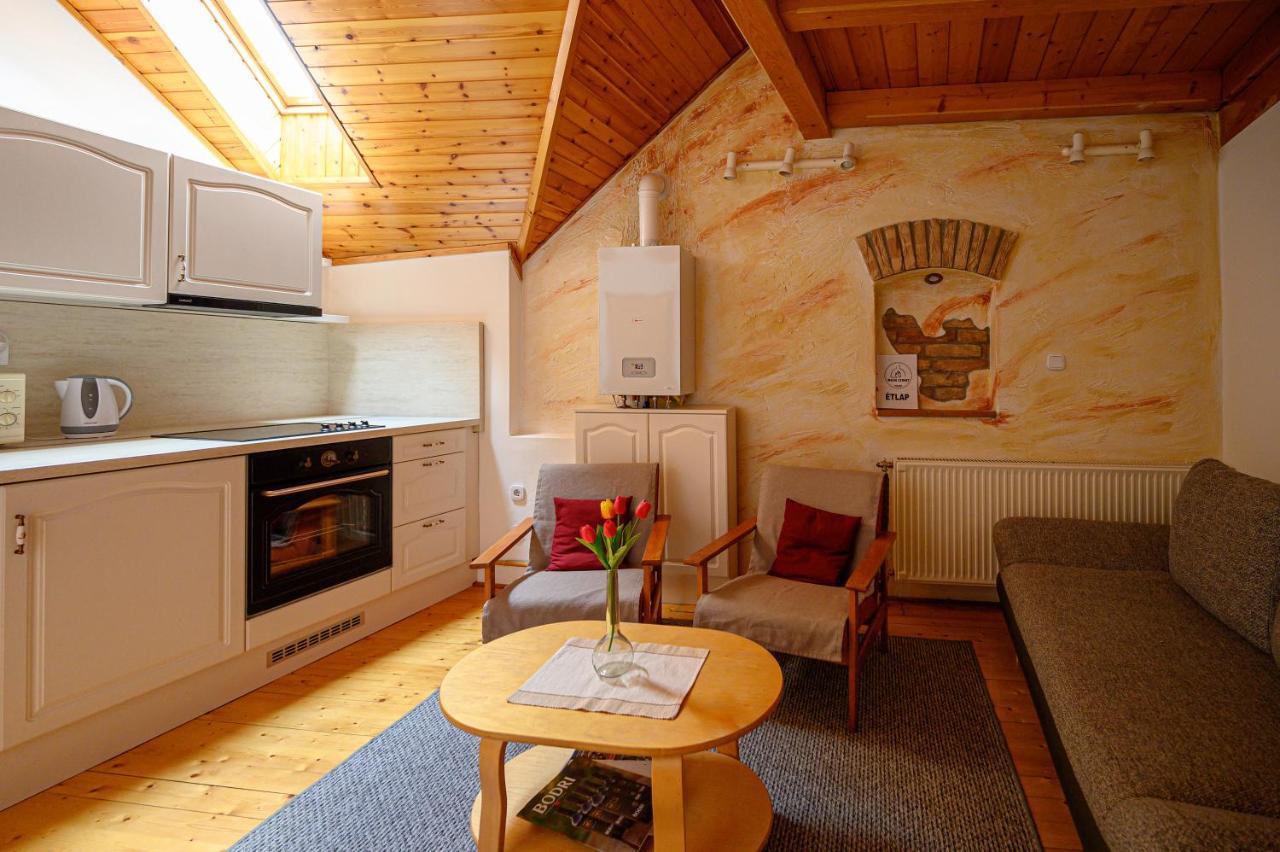 Nadasdi Haz Szekszárd Exterior photo
