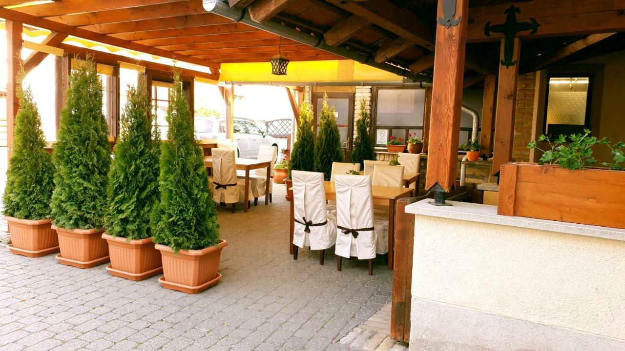 Nadasdi Haz Szekszárd Exterior photo